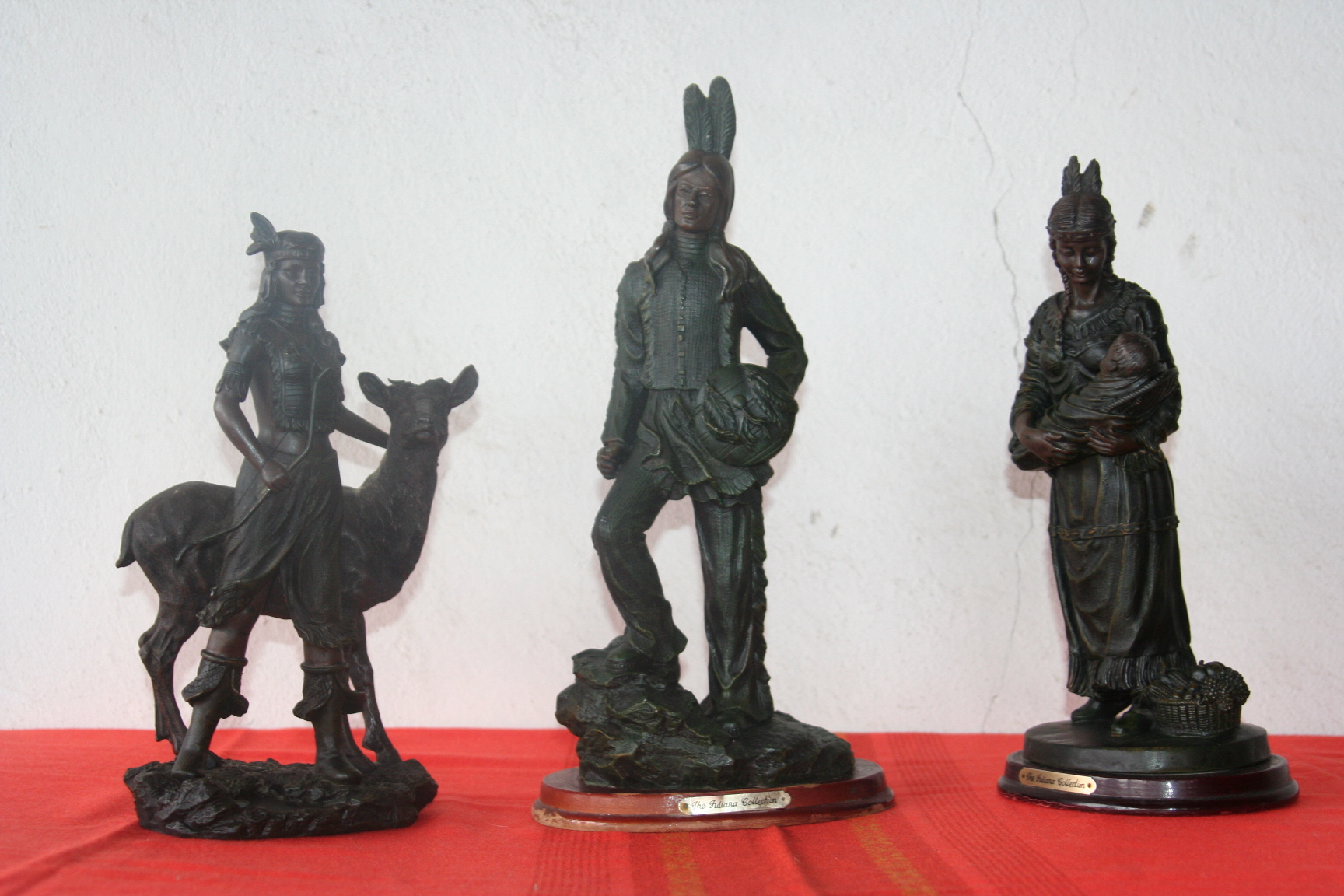 3 Indians Statues Complect